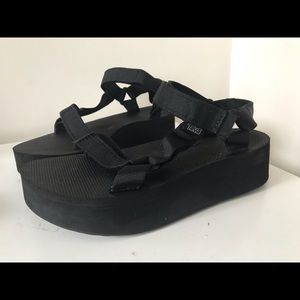 Teva Platform Sandals Size 9 Black